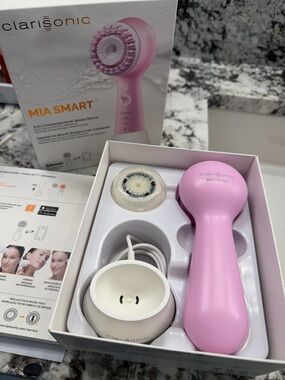 Clarisonic MIA Smart 3-in-1 connected Beauty Device Pink